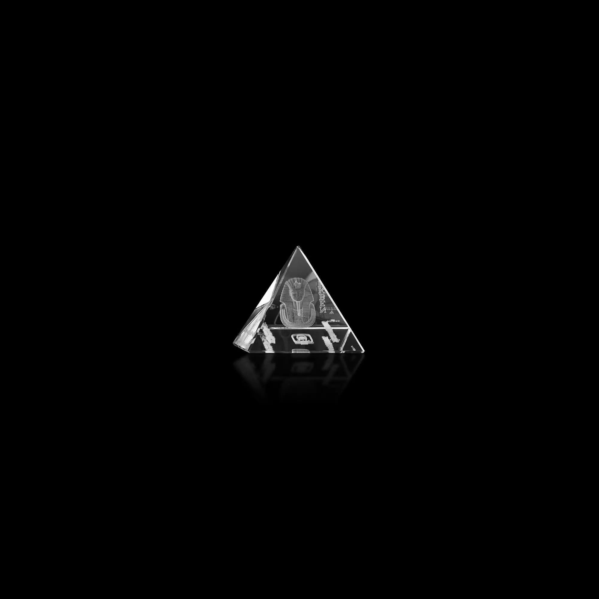 Pyramid Gift 3d Crystal King Tut - Asfour Crystal
