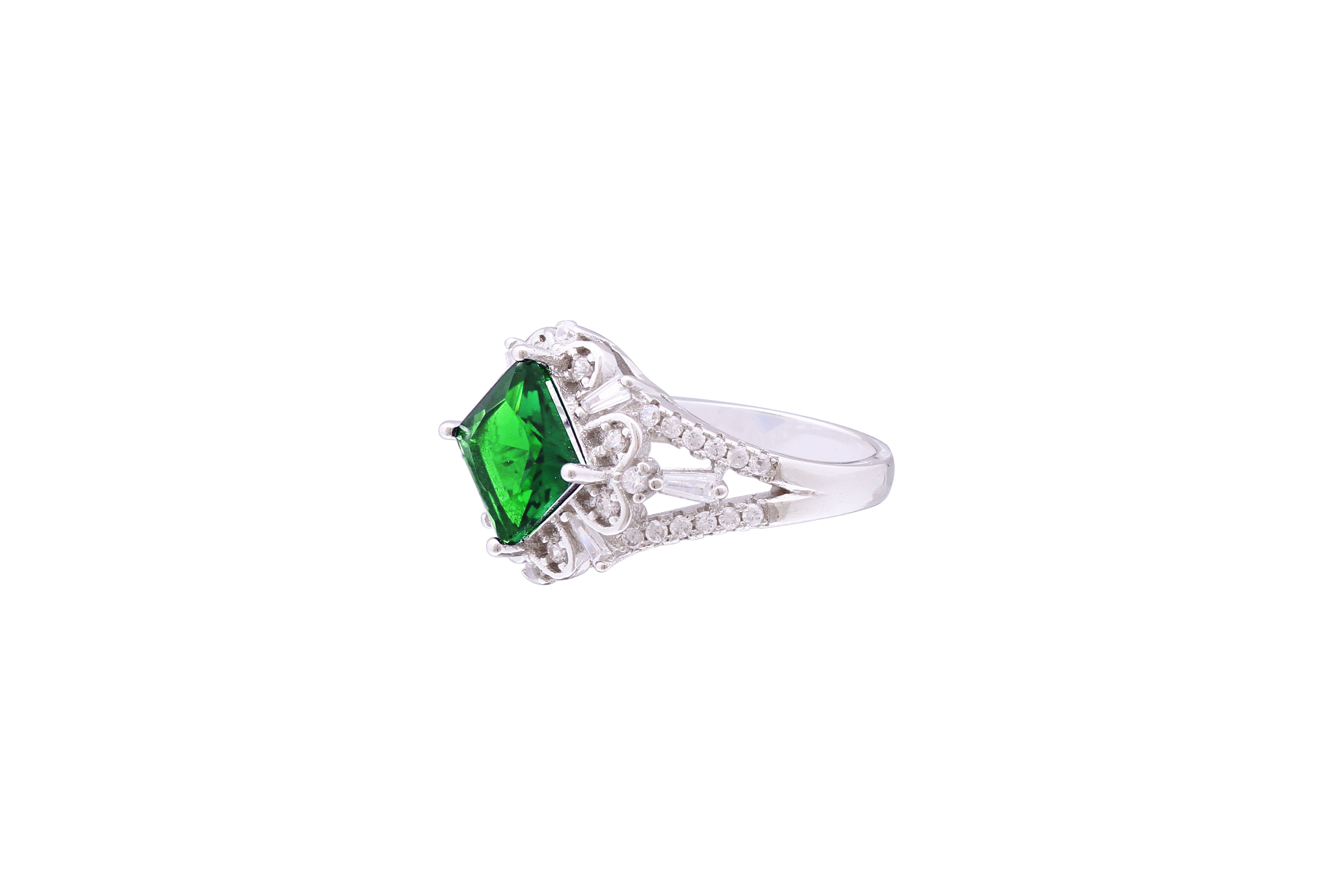 Asfour Crystal Cocktail Ring With Emerald Rhombus Design In 925 Sterling Silver RD0071-GW-8